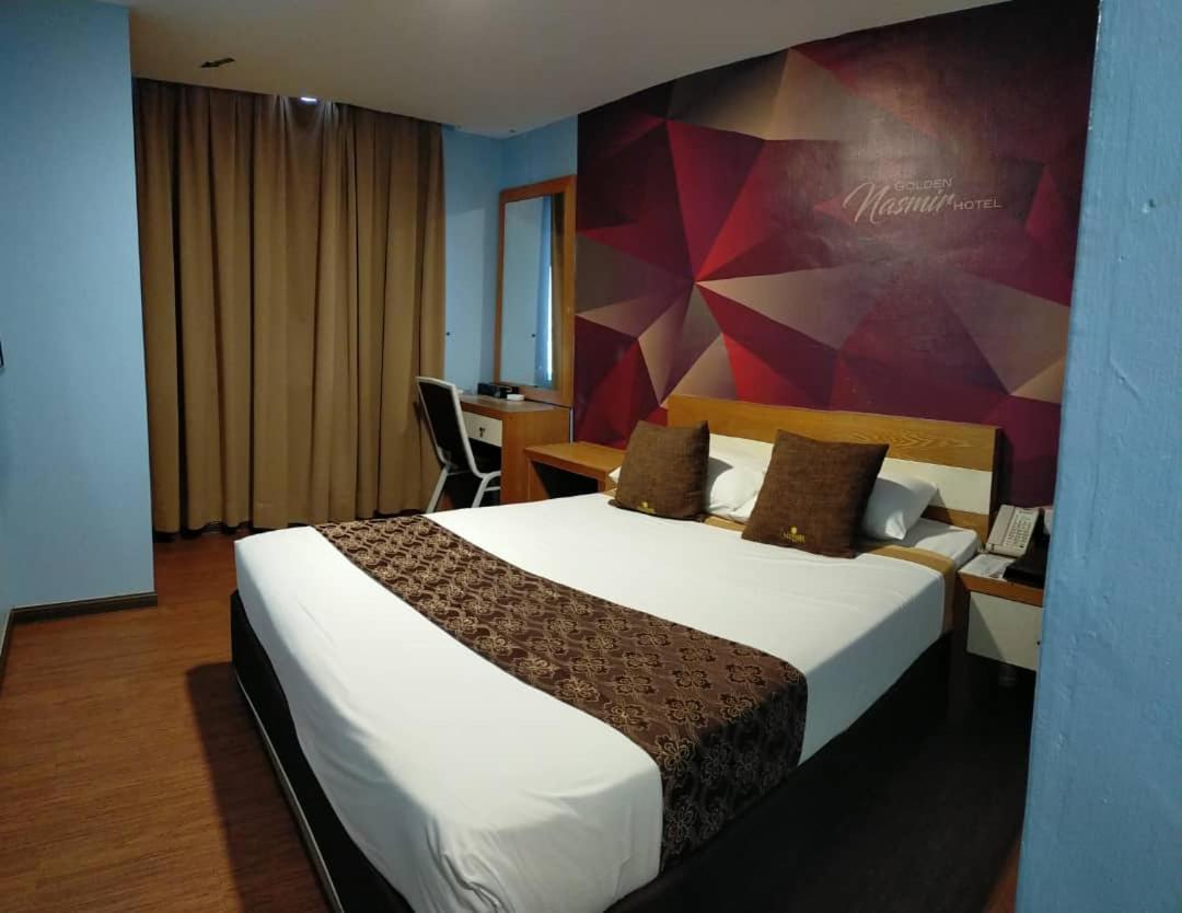 Golden Nasmir Hotel Букит Мертаджам Екстериор снимка