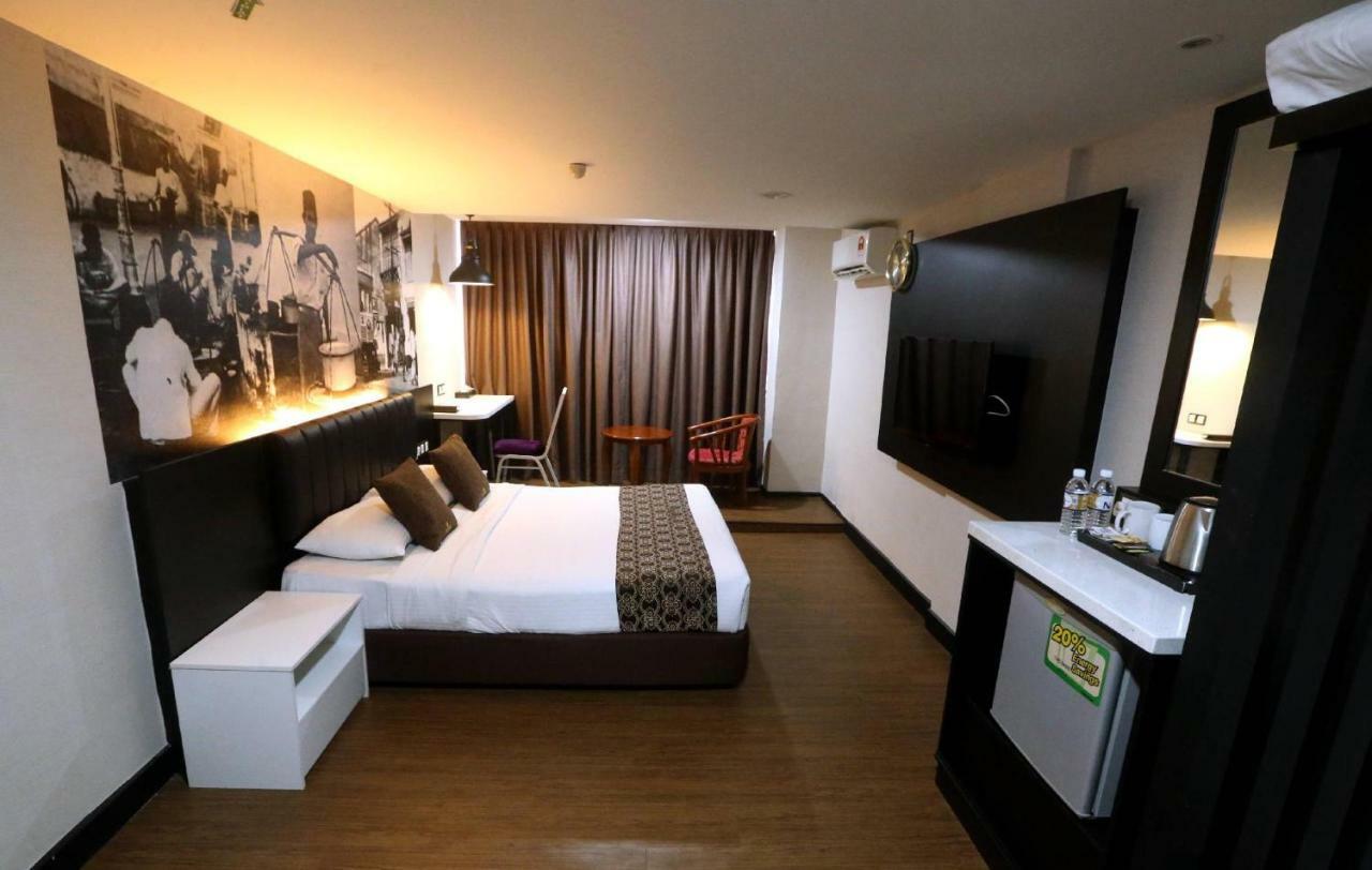 Golden Nasmir Hotel Букит Мертаджам Екстериор снимка