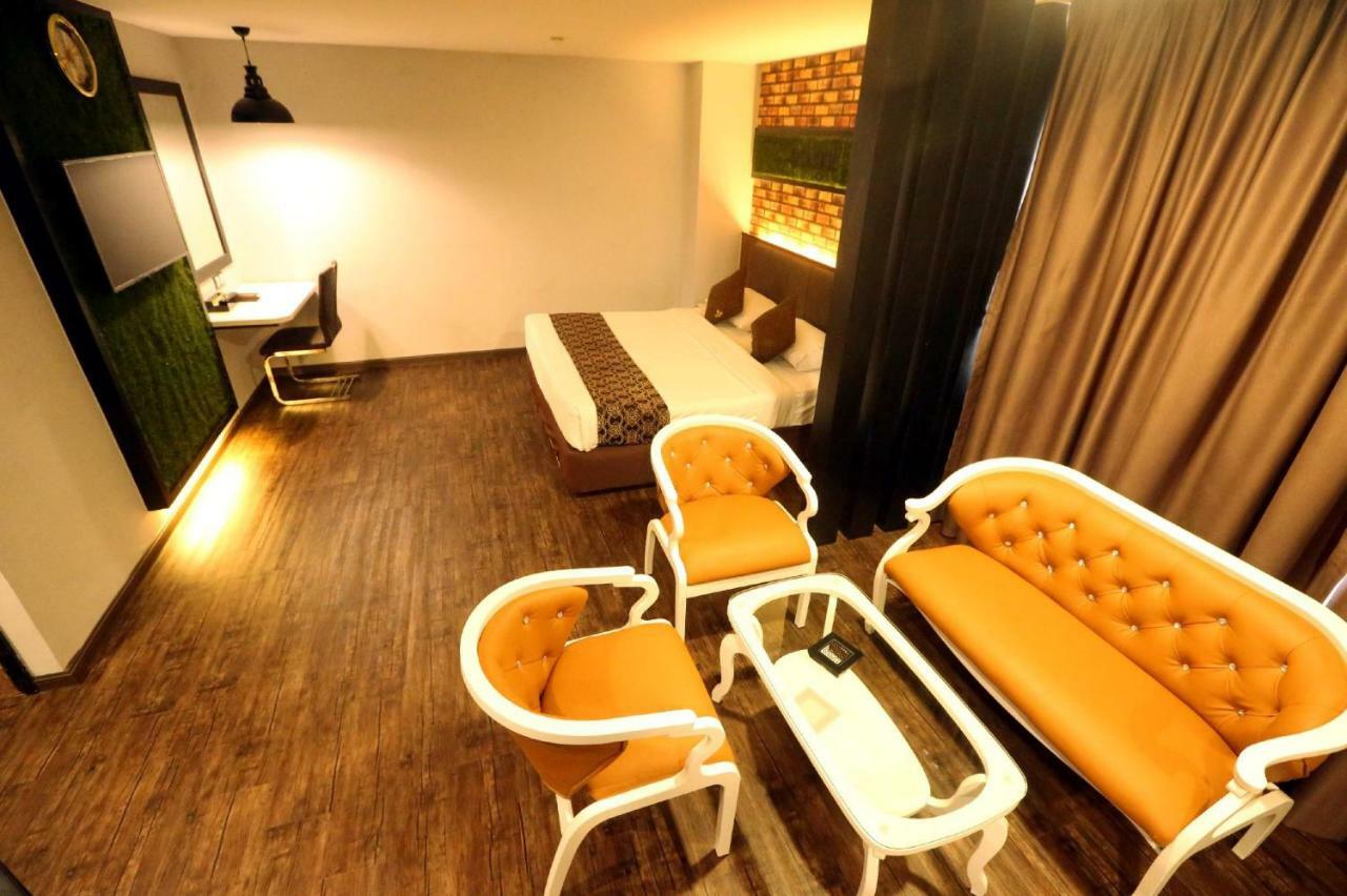 Golden Nasmir Hotel Букит Мертаджам Екстериор снимка