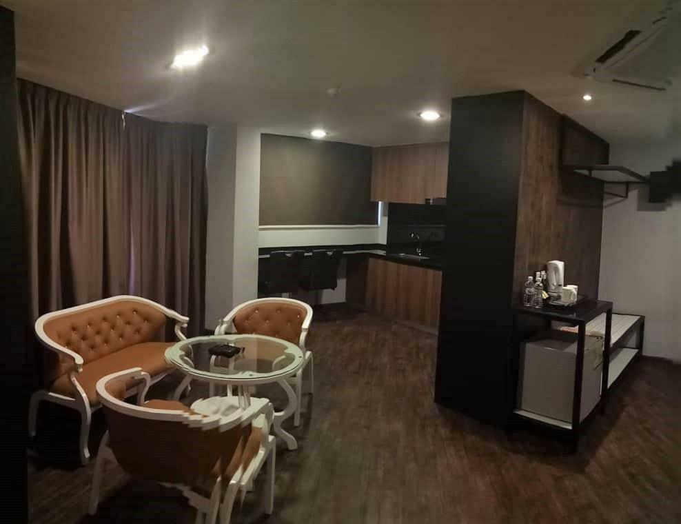 Golden Nasmir Hotel Букит Мертаджам Екстериор снимка